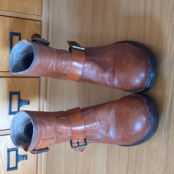 Moma distressed leather ankle boots - Picture 2 of 16